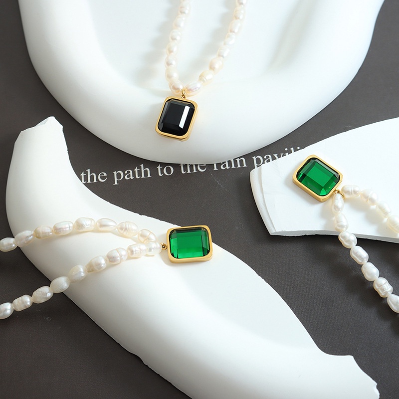 Vòng cổ Mặt Vuông Đính Ngọc Trai Pha Lê Không Màu Phong Cách Retro Âu Mỹ