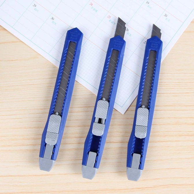 Sỉ 10 Dao rọc giấy lưỡi inox có thể thay đổi lưỡi sử dụng được nhiều lần, nhỏ gọn chắc chắn cán nhựa tốt