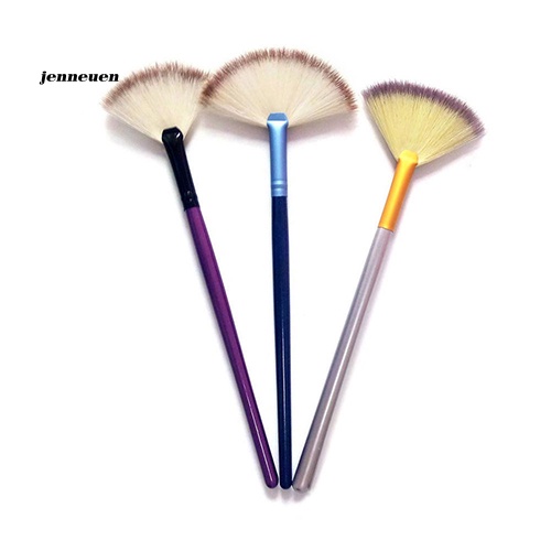 1 Cọ Trang Điểm Hình Quạt Chuyên Nghiệp