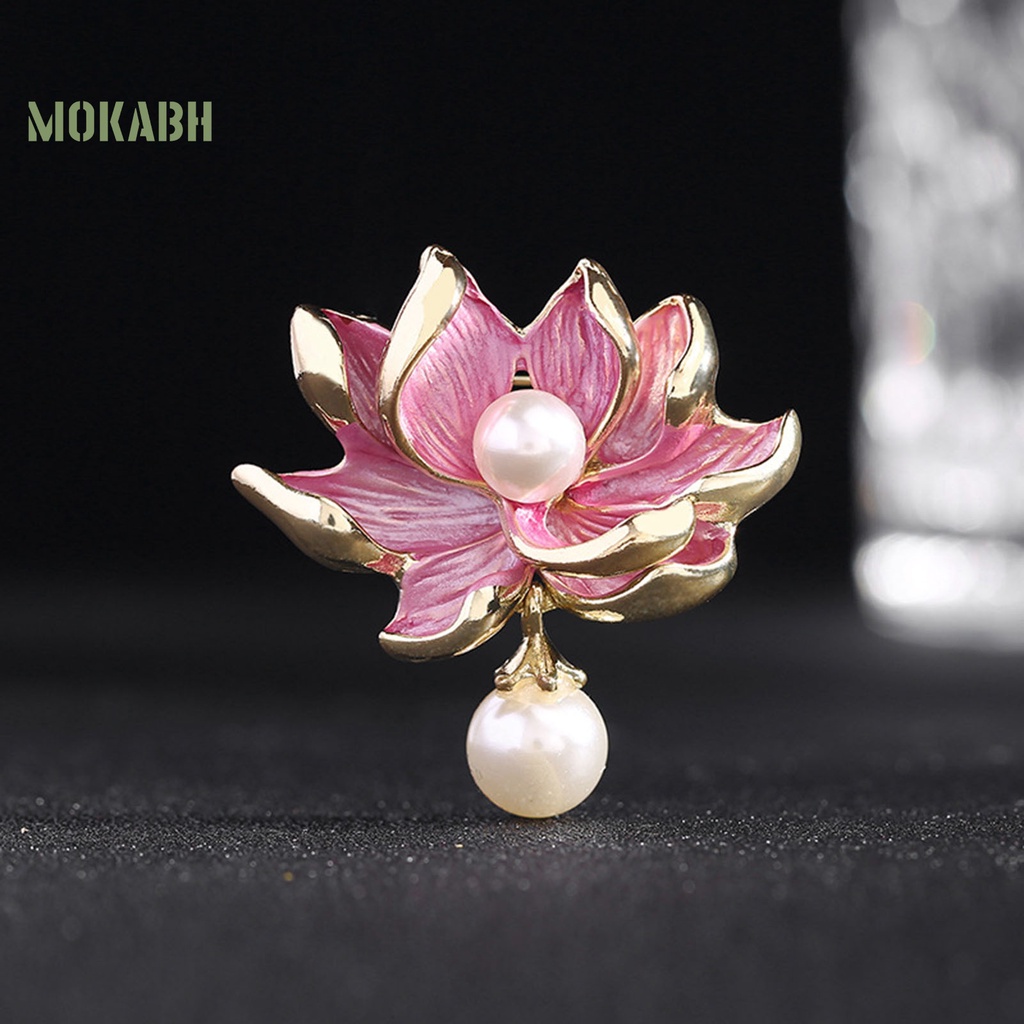Ghim Cài Áo Hình Hoa Sen Đính Ngọc Trai Nhân Tạo Màu Tương Phản Sang Trọng