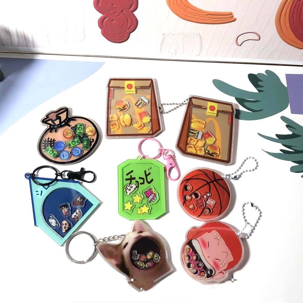 Sy Móc Khóa acrylic Hình Khủng Long shin-chan / Bánh Quy Lắc Lư Xinh Xắn sy