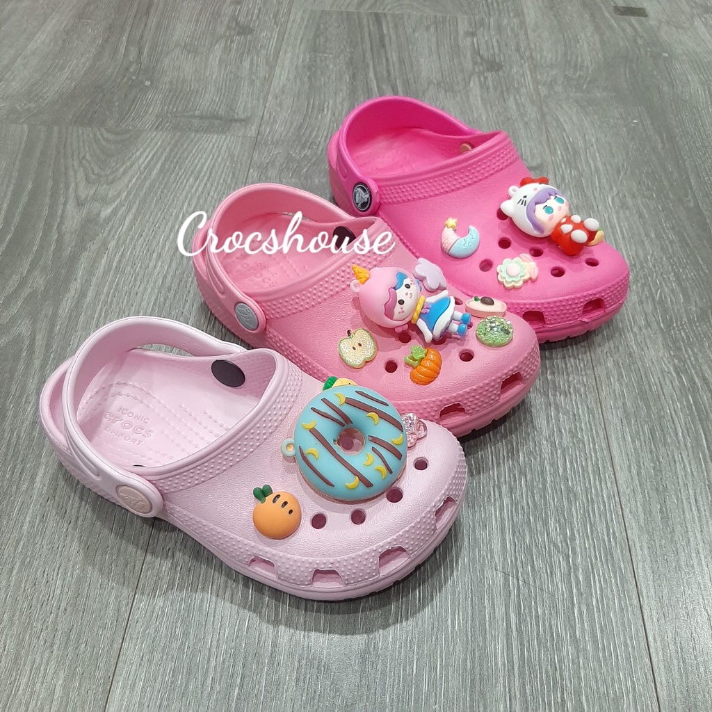 Dép crocs classic màu hồng da hàng xuất dư Việt Nam cho bé trai bé gái tặng kèm stickers to dễ thương - Crocs house