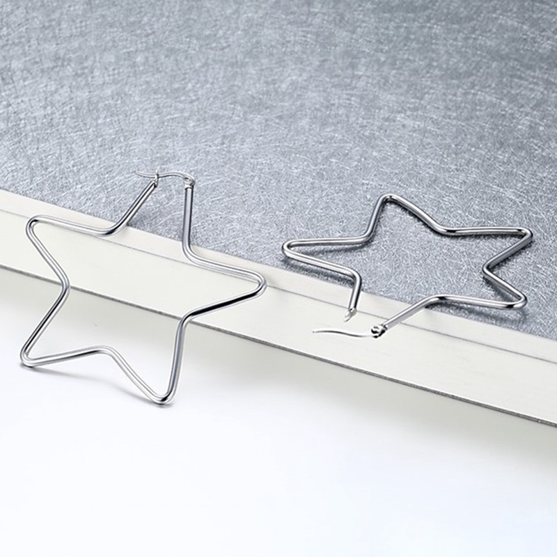 Khuyên Tai Tròn Lớn Bằng Thép Titan Màu Bạc Không Phai Màu Hình Ngôi Sao Cho Nữ