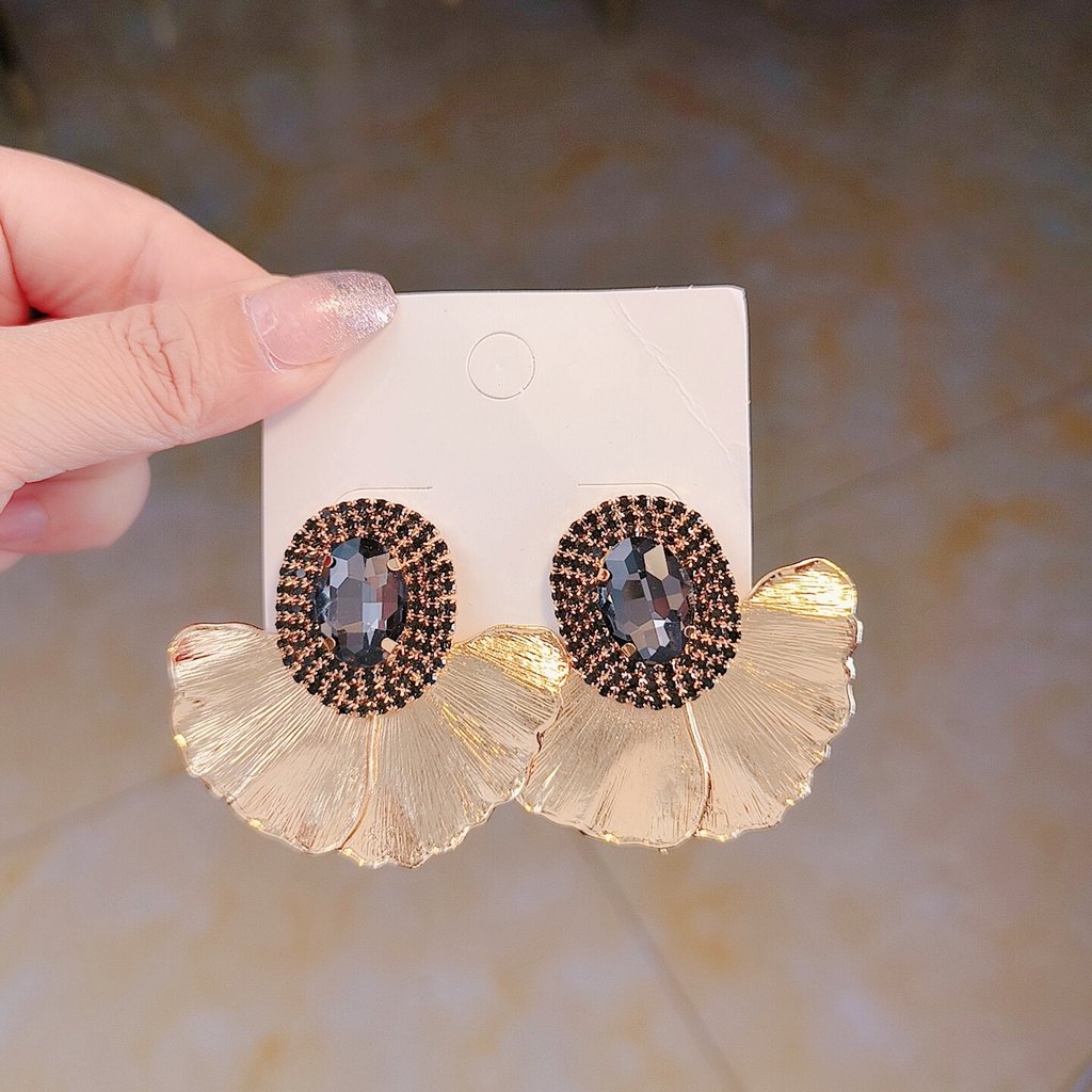 Bông Tai Hình Oval Phối Chiếc Lá Phong Cách Âu Mỹ Thời Trang
