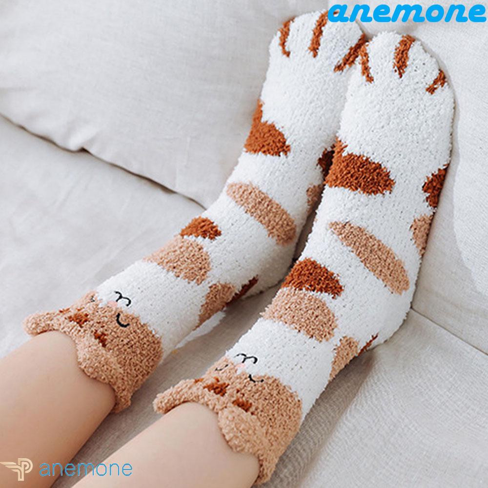 Tất vải nhung san hô dày mềm mại giữ ấm mùa đông mang đi ngủ in hình chân mèo nhiều màu thời trang cho nữ