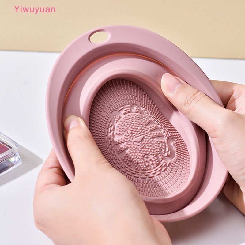 Dụng Cụ Vệ Sinh Cọ Trang Điểm Bằng Silicon Mới