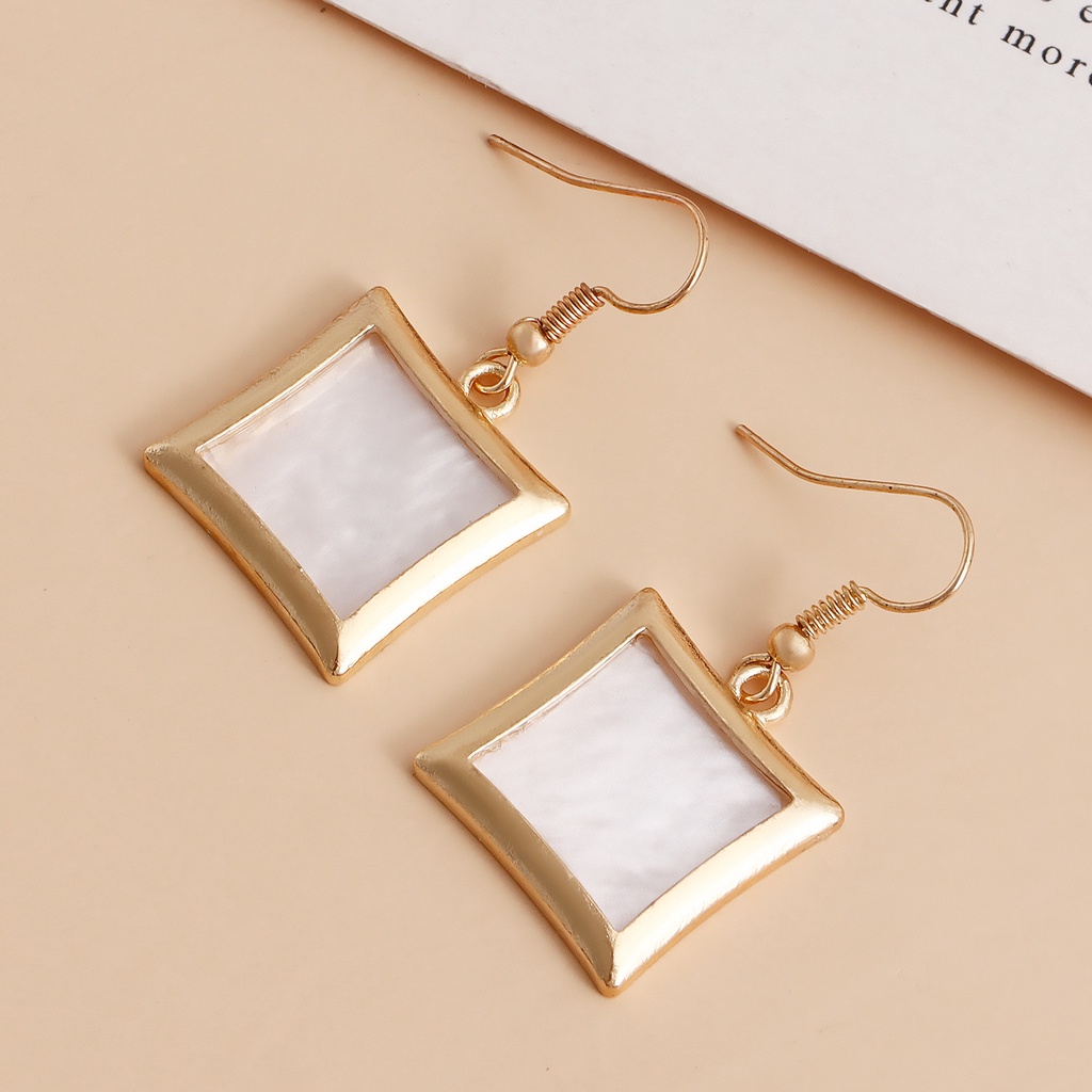 Khuyên Tai Kim Loại Hình Vuông Màu Trắng Phong Cách Retro Cá Tính Cho Nữ