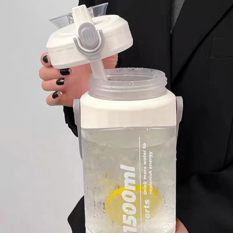 Bình nước thể thao dung tích lớn cấp thực phẩm PC mùa hè chai nước có ống hút chai nước di động chai nước trong suốt 1500ml cốc rơm 2000ml
