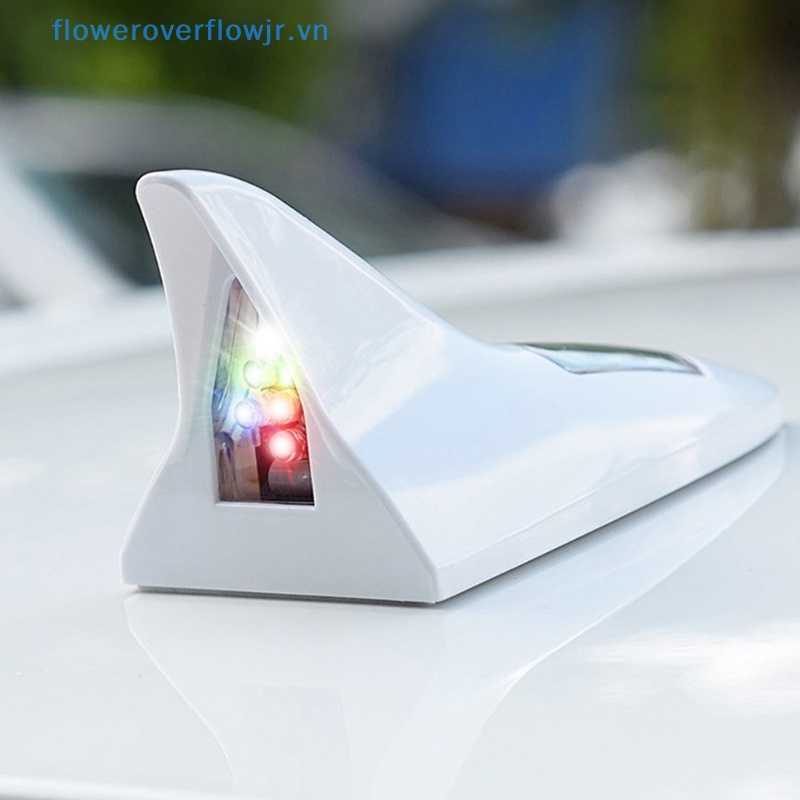 Ăng Ten Vây Cá Mập Có Đèn LED Sử Dụng Năng Lượng Mặt Trời Cho Xe Hơi