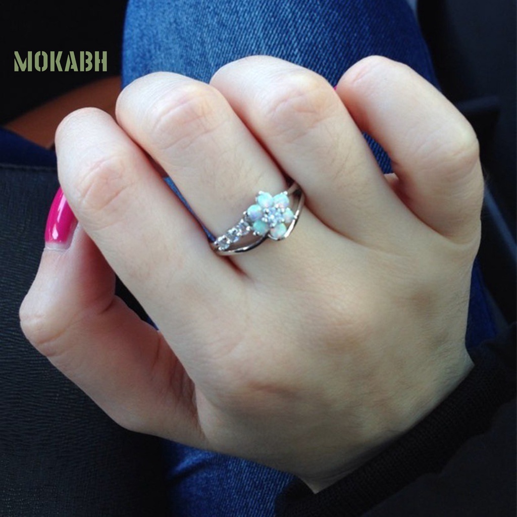 Nhẫn Đính Đá Opal Nhân Tạo Hình Tròn Lấp Lánh Thời Trang Cho Nữ