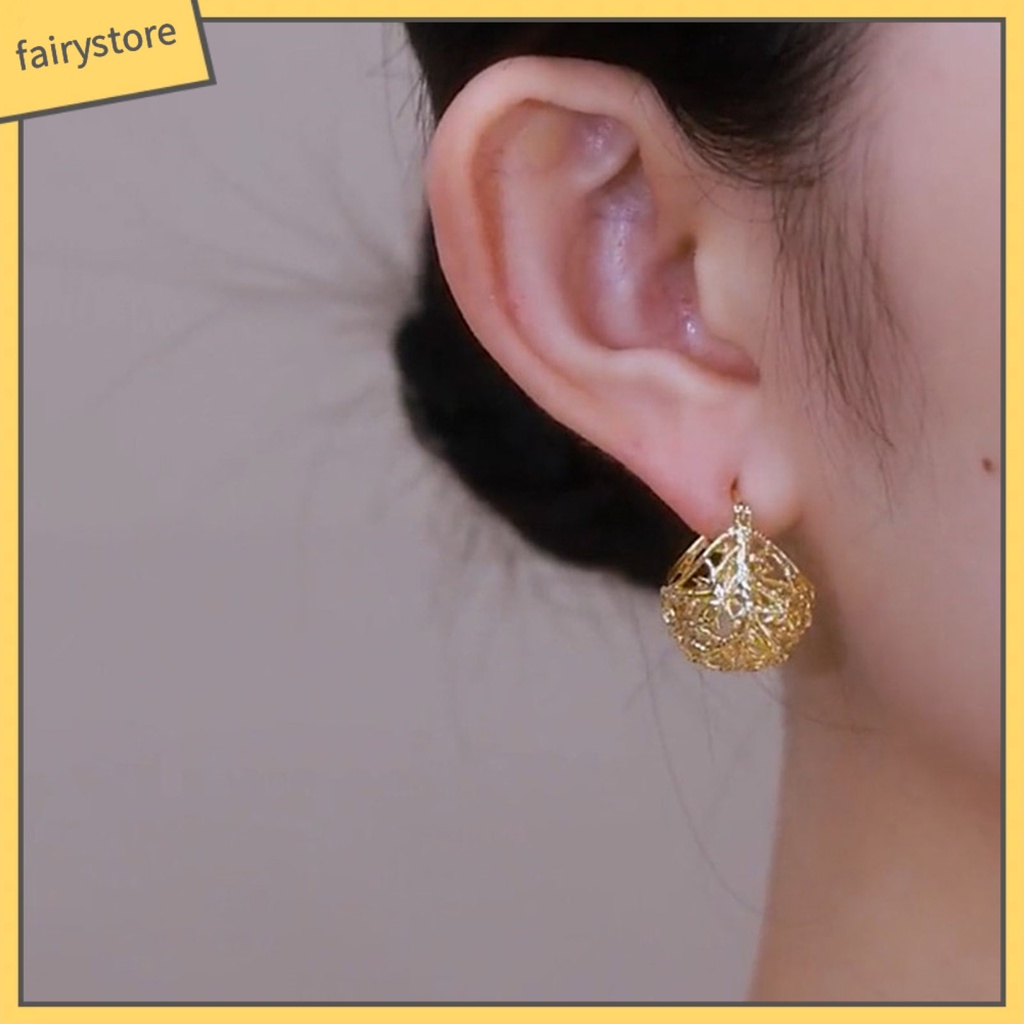 1 Đôi Bông Tai Kim Loại Rỗng Không Gây Kích Ứng Thiết Kế Sáng Tạo Thời Trang Dành Cho Nữ