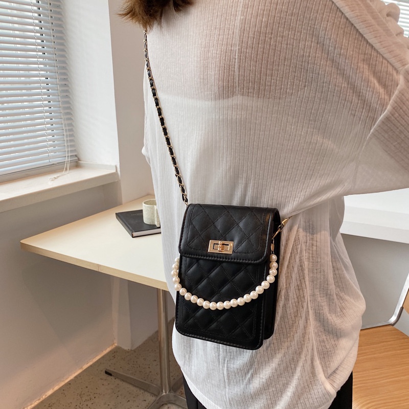 Túi Đeo Chéo Vai Mùa Hè 2023 AC2433 Dáng Vuông Nhỏ Thêu Họa Tiết Đính Hạt Ngọc Trai Có Khóa