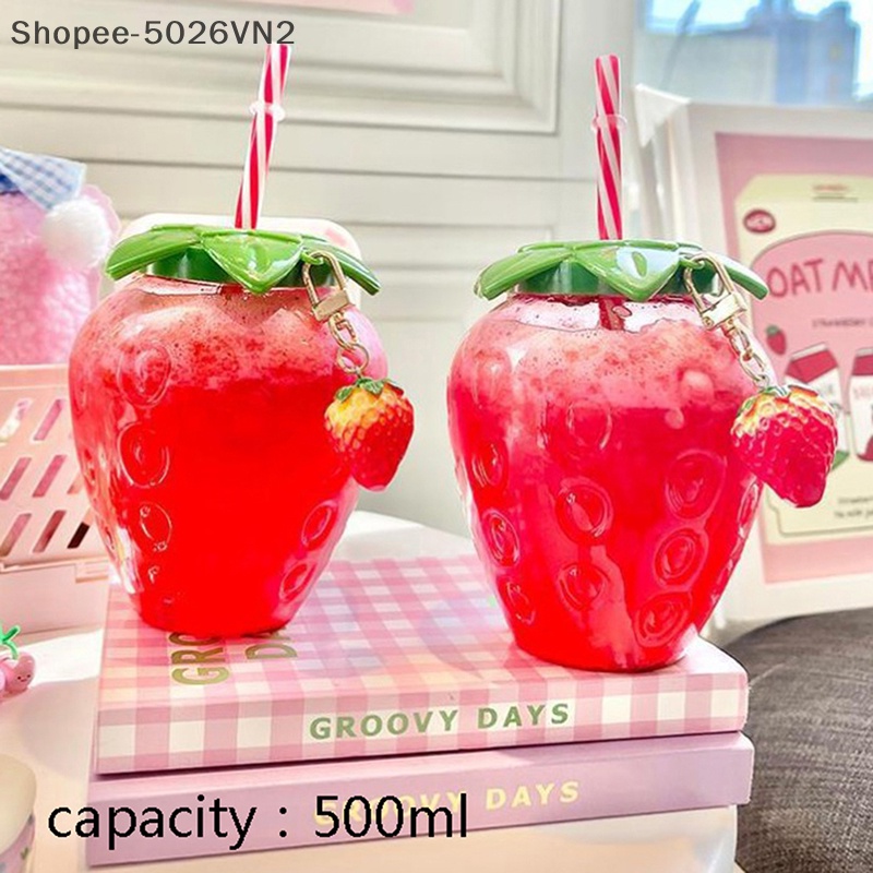 Bình Nước 500ml Có Ống Hút Hình Trái Dâu Dễ Thương