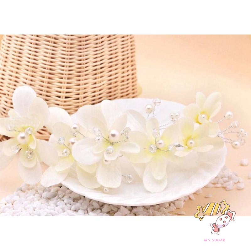Vòng Hoa Hồng Lớn Cài Tóc Cho Cô Dâu Ngày Cưới