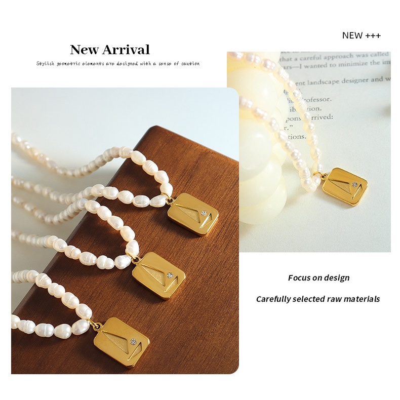 Vòng cổ Thép Titan Mặt Hình Tam Giác Đính Đá Zircon Và Ngọc Trai Không Phai Màu Sang Trọng