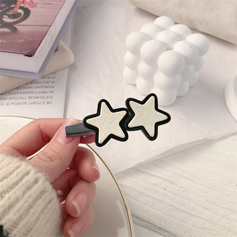 Kẹp Tóc Nữ Hình Ngôi Sao Năm Cánh Màu Trắng Đen Đơn Giản Đa Năng YR