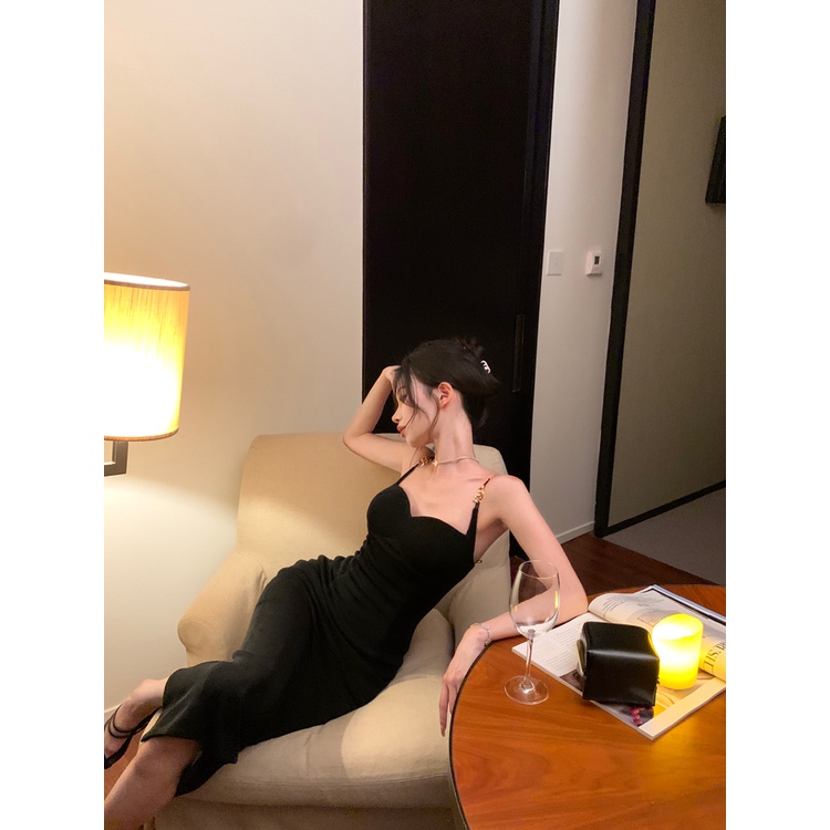 Đầm Nhung Xẻ Hông Cao Cấp Gợi Cảm Màu Đỏ Tía Phong Cách Pháp Cho Nữ