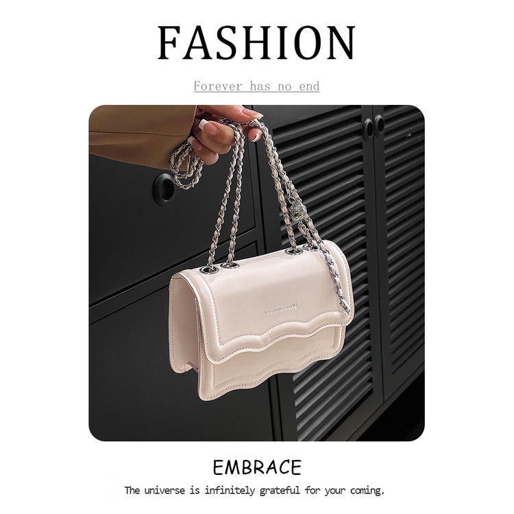 Túi Xách Đeo Chéo Vai Kiểu Vuông Nhỏ Phối Dây Xích Thời Trang Mùa Hè 2023 Dành Cho Nữ