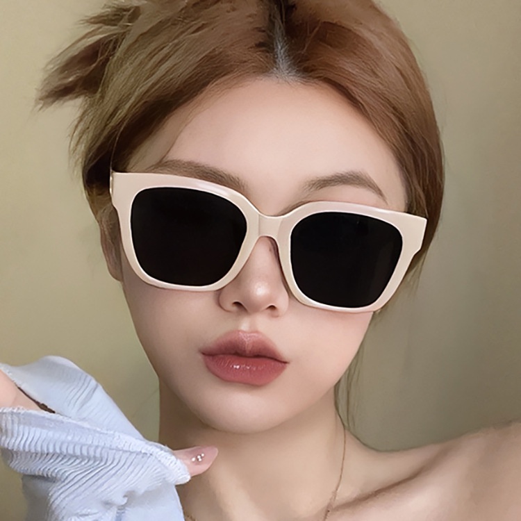 Kính Mát Thời Trang Chống Tia UV400 Dành Cho Nam Và Nữ