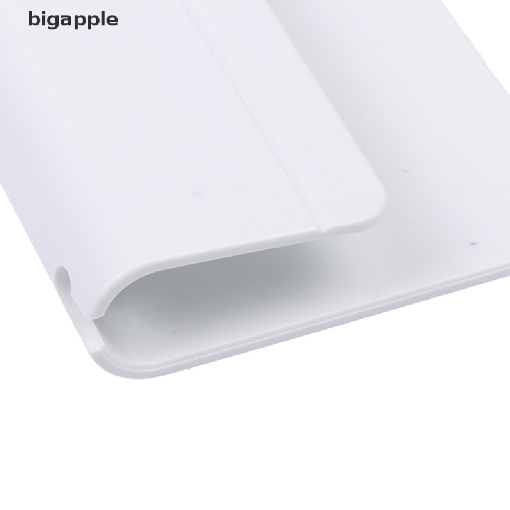 Giá Đỡ Điện Thoại Khi Sạc Gắn Tường Tiện Dụng