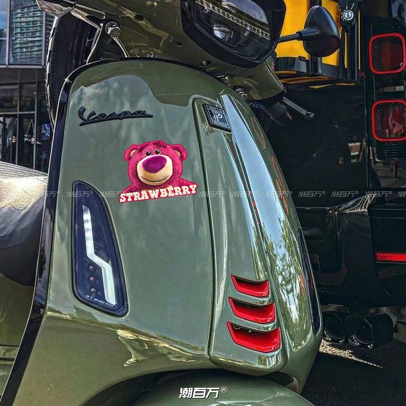 Strawberry Bear Cartoon Car Stickers Trunk Electric Car Decal Car Window Cute Decorative Stickers Car Waterproof Sticker fLIr