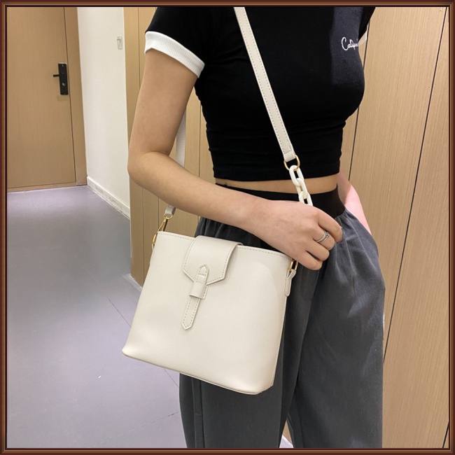 Túi Xách Da Pu Đeo Chéo Cỡ Lớn Phong Cách Retro Thời Trang Cao Cấp Cho Nữ