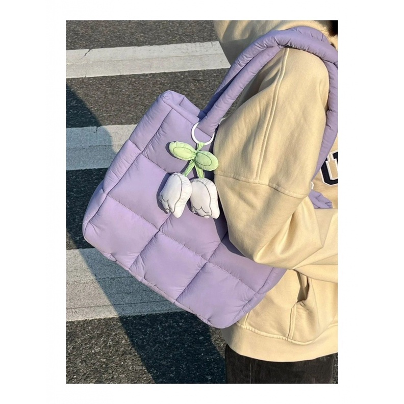 Dây Hoa Trắng Treo Túi Xách Trang Trí