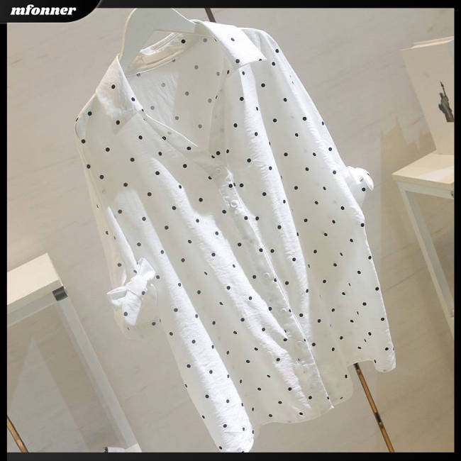 Áo Thun Nữ Tay Lửng Dáng Rộng Cổ Chữ V Họa Tiết Chấm Bi Thời Trang