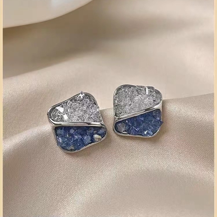 Bông Tai Đính Đá Pha Lê Màu Gradient Thời Trang Mới 2023