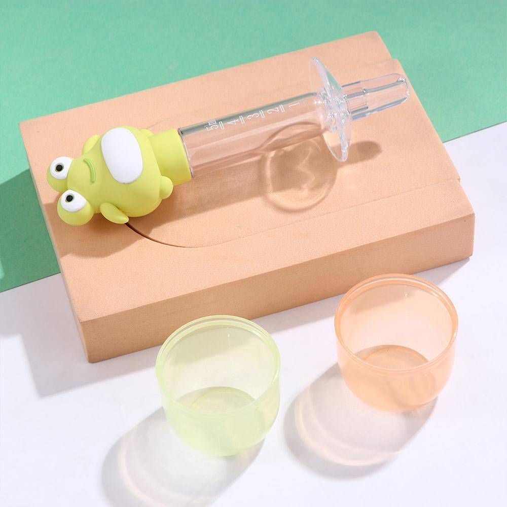Bình Uống Sữa Dạng Lỏng Mềm Hình Chú Ếch Hoạt Hình Kèm Cốc Đo Lường Dành Cho Trẻ Sơ Sinh