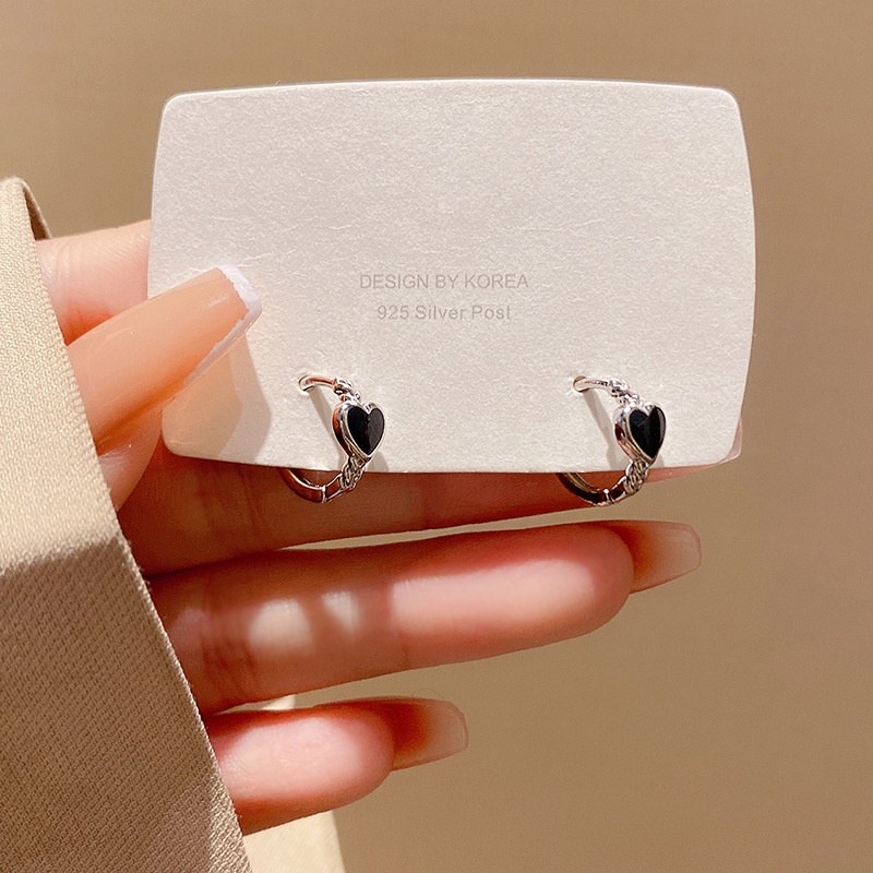 Bông Tai Thép Titan Màu Đen / Bạc Hình Trái Tim Đơn Giản Thanh Lịch Thời Trang Cho Nữ