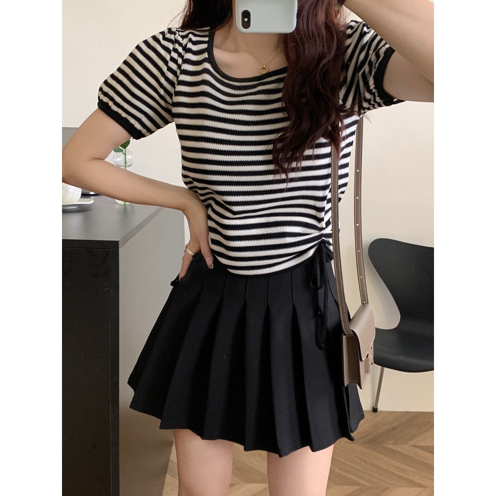 Áo Dệt Kim Tay Ngắn Cổ Tròn Họa Tiết Kẻ Sọc Phối Dây Rút Thời Trang Xinh Xắn Cho Nữ