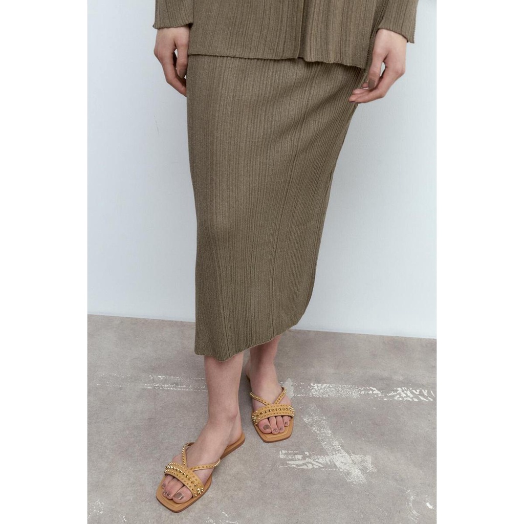 Giày Sandal Đế Bằng Đính Đinh Tán Thời Trang Mùa Hè Za2023