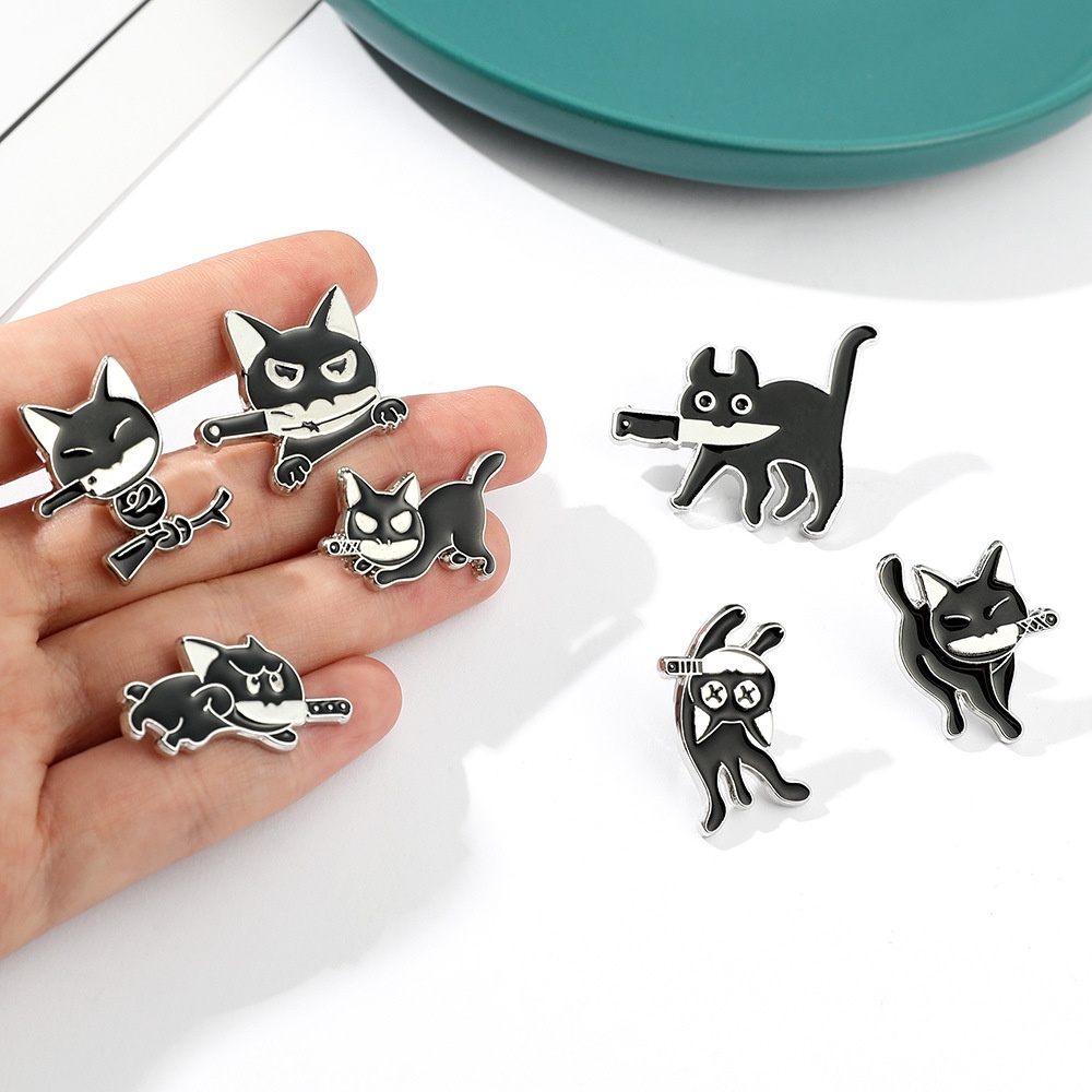 Ghim Cài Áo Hình Mèo Đen Và Thanh Kiếm Dễ Thương