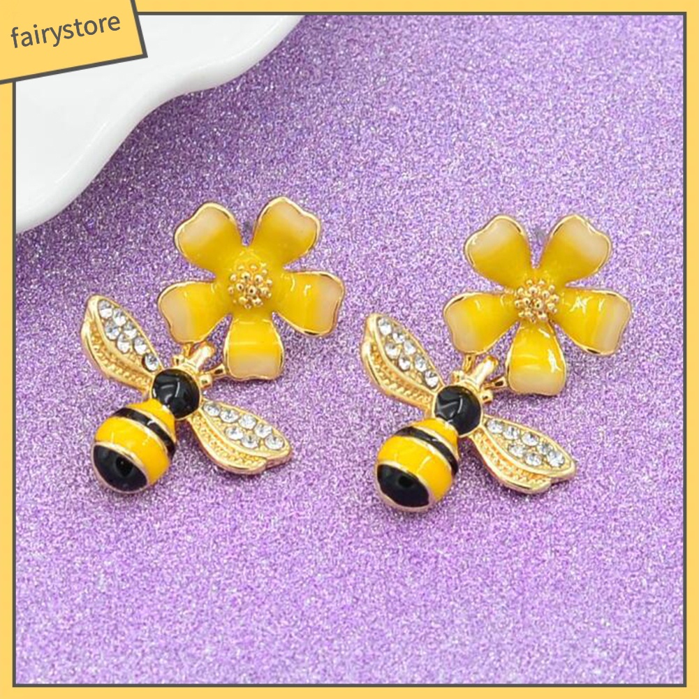 Bông Tai Hình Hoa Và Ong Tráng Men Đính Kim Cương Giả Cho Nữ