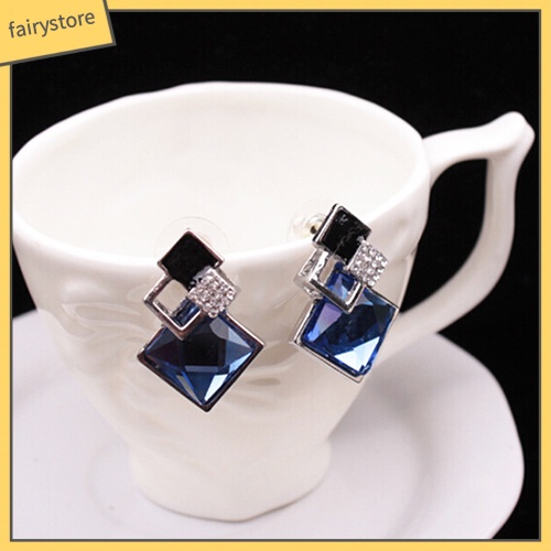 Khuyên Tai Đính Đá Hình Thoi Phong Cách Thời Trang Hàn Quốc