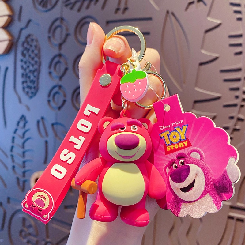 Móc Khóa Hình Chú Gấu Và Dâu Tây Hoạt Hình Đáng Yêu