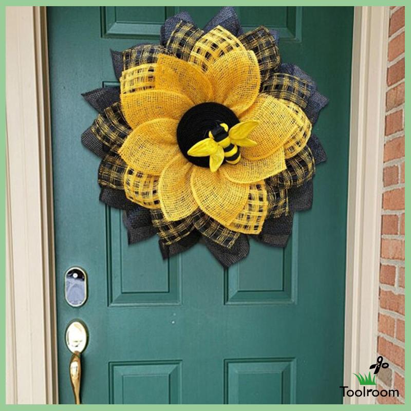 Vòng Hoa Lò Xo Treo Phía Trước Trang Trí Tiệc Cưới