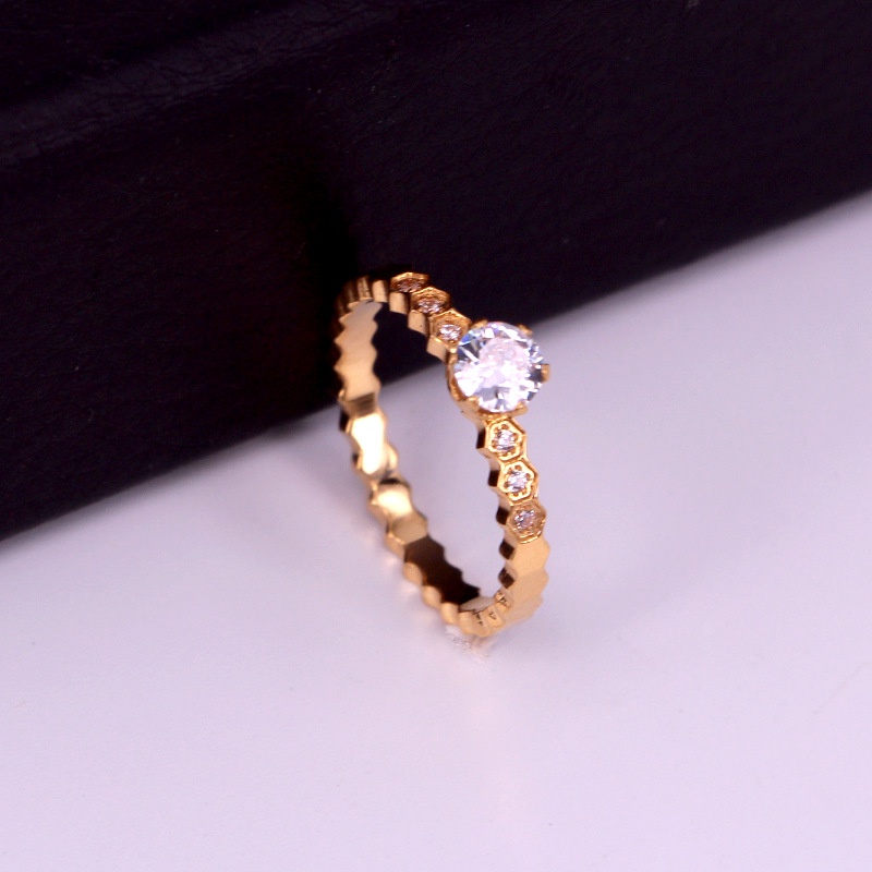 Nhẫn Nữ Titan Ko Đen Đính Đá Sang Trọng TT4667