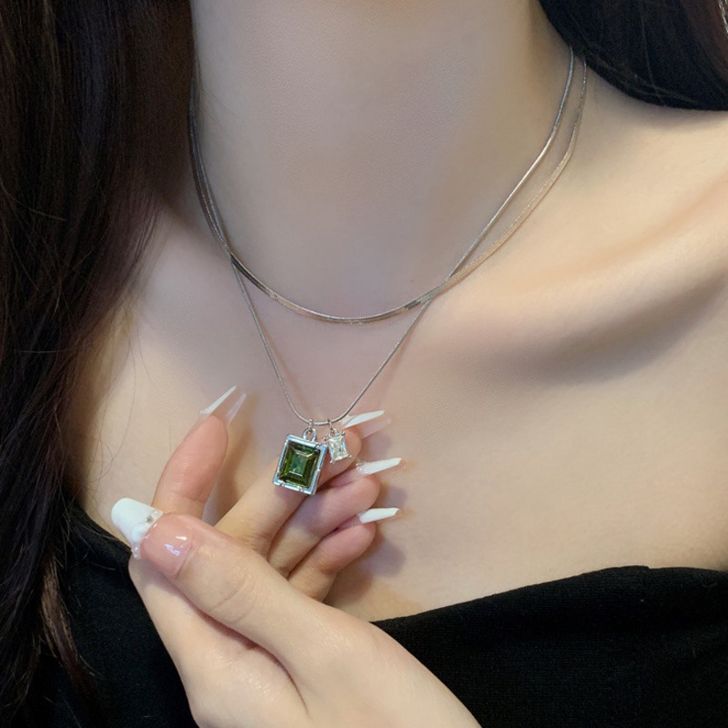 Hai lớp retro xanh vuông zircon xương rắn mặt dây chuyền nữ thiết kế thời trang cá tính ánh sáng sang trọng dây chuyền xương đòn