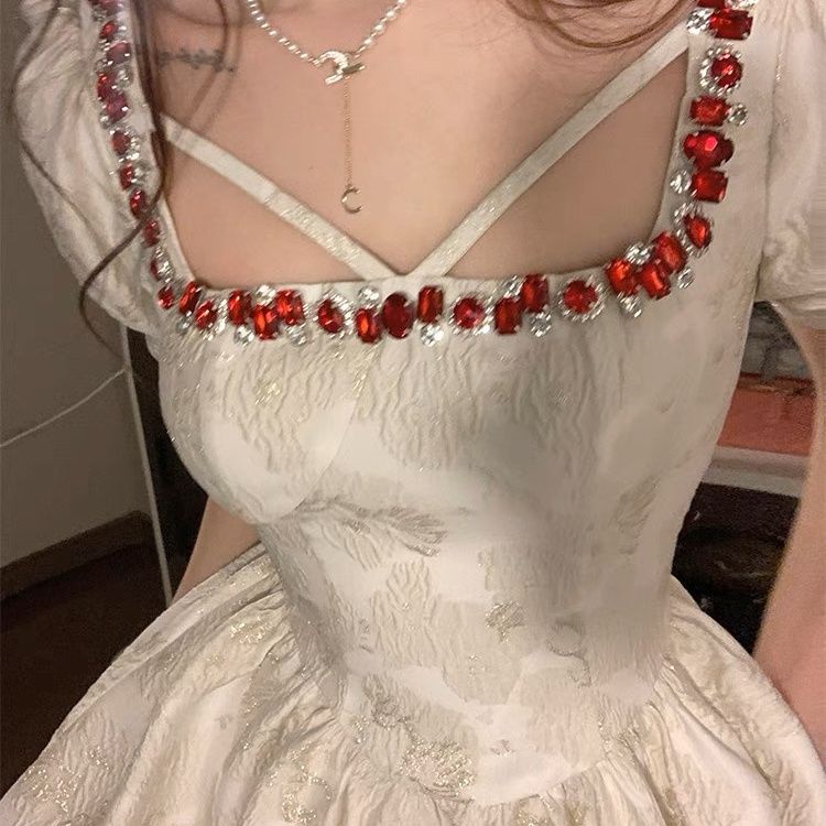 Đầm Công Chúa Cổ Vuông Ôm Eo Màu Lựu Đỏ Phong Cách Công Sở Mới Cho Nữ