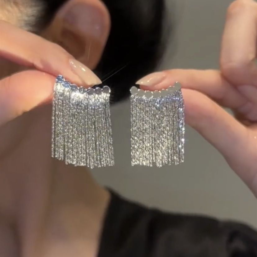 T Classy Khuyên Tai Dáng Dài Tua Rua Nhẹ Nhàng Thiết Kế Tinh Tế Hình Thiên Hà Tình Yêu Sang Trọng