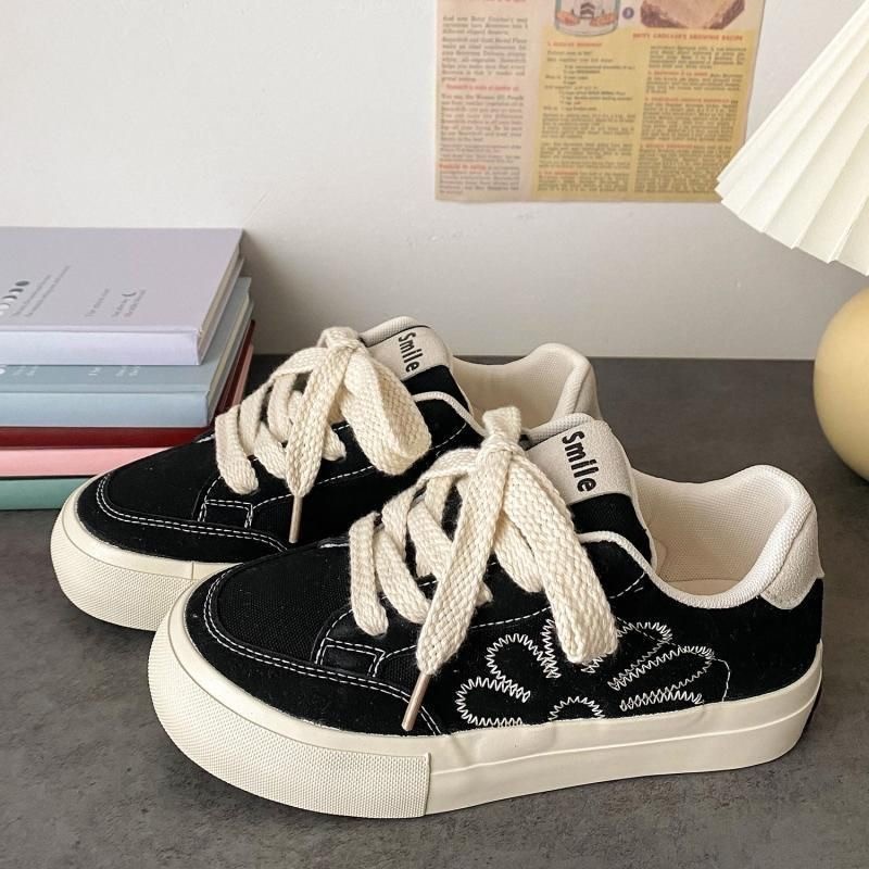 🔥Gửi chất tẩy rửa🔥Giày Vải Canvas Màu Đen Đế Bằng Thêu Họa Tiết Thời Trang Xuân Thu 2023 Thoáng Khí Cho Nữ