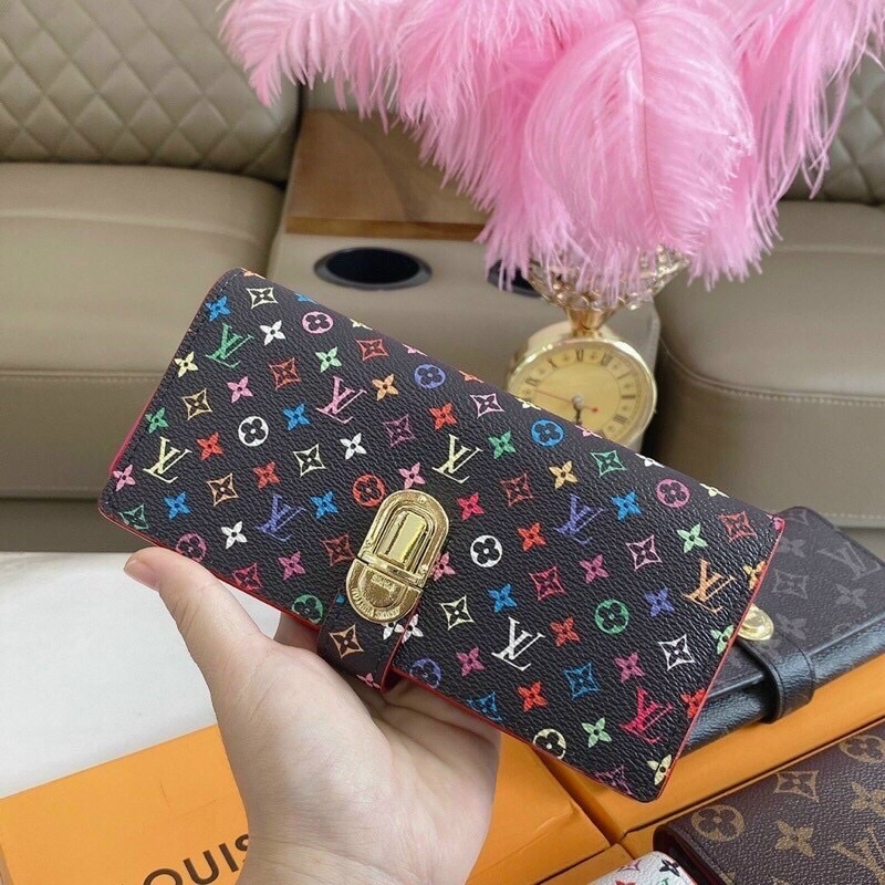 Ví L.V khoá gài sang - xịn hàng cao cấp