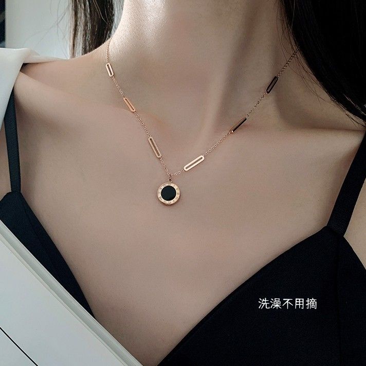 Dây Chuyền Hai Mặt Bằng Thép Titan Không Phai Màu Đen Trắng Khắc Số La Mã 3.4.24 Cho Bạn Gái