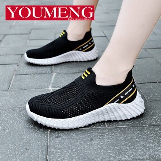 Giày thể thao đế mềm chống trượt có lỗ thoáng khí cho bé trai