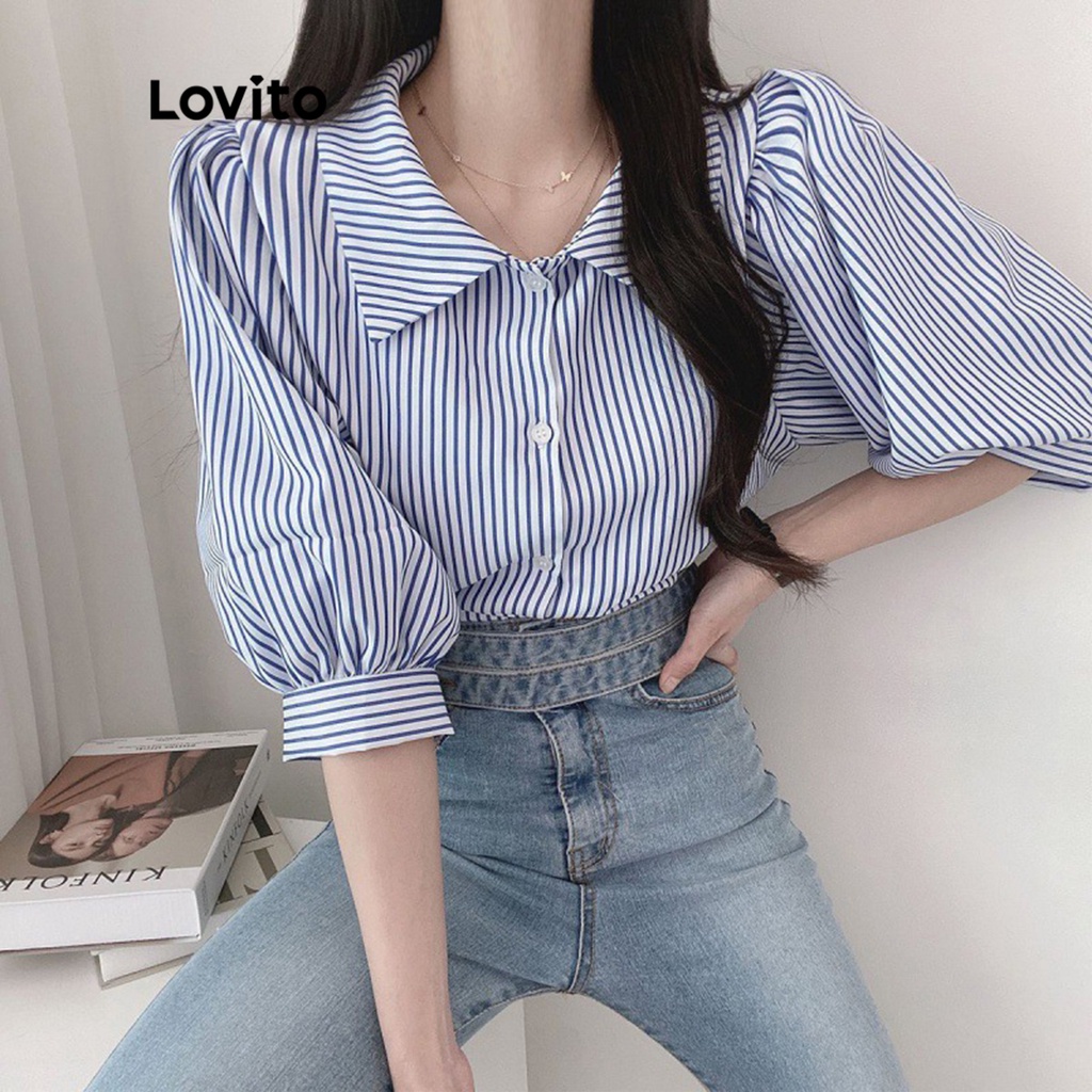 Áo Lovito tay ngắn phồng cổ đứng phối nút kẻ sọc thanh lịch cho nữ LNL03029 (màu xanh dương/ đen)