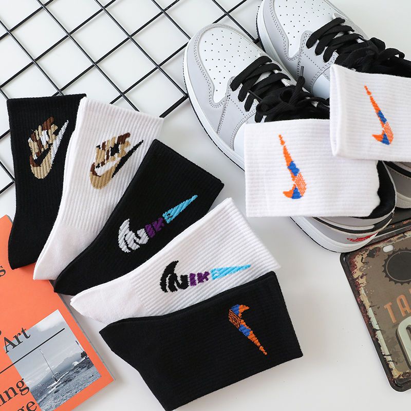 Tất Thể Thao Dài Thời Trang