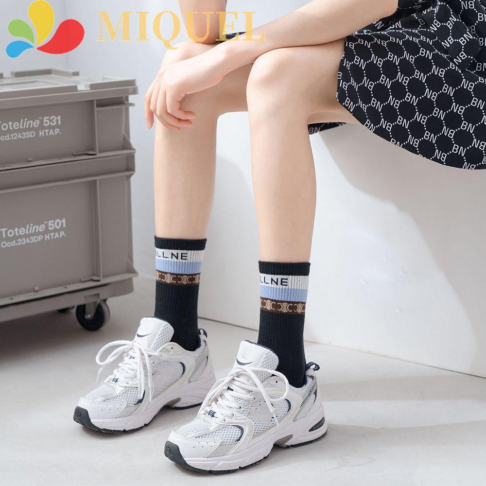 Đôi Vớ Cotton Trang Trí Chữ Phong Cách Thanh Lịch Dành Cho Cả Nam Và Nữ