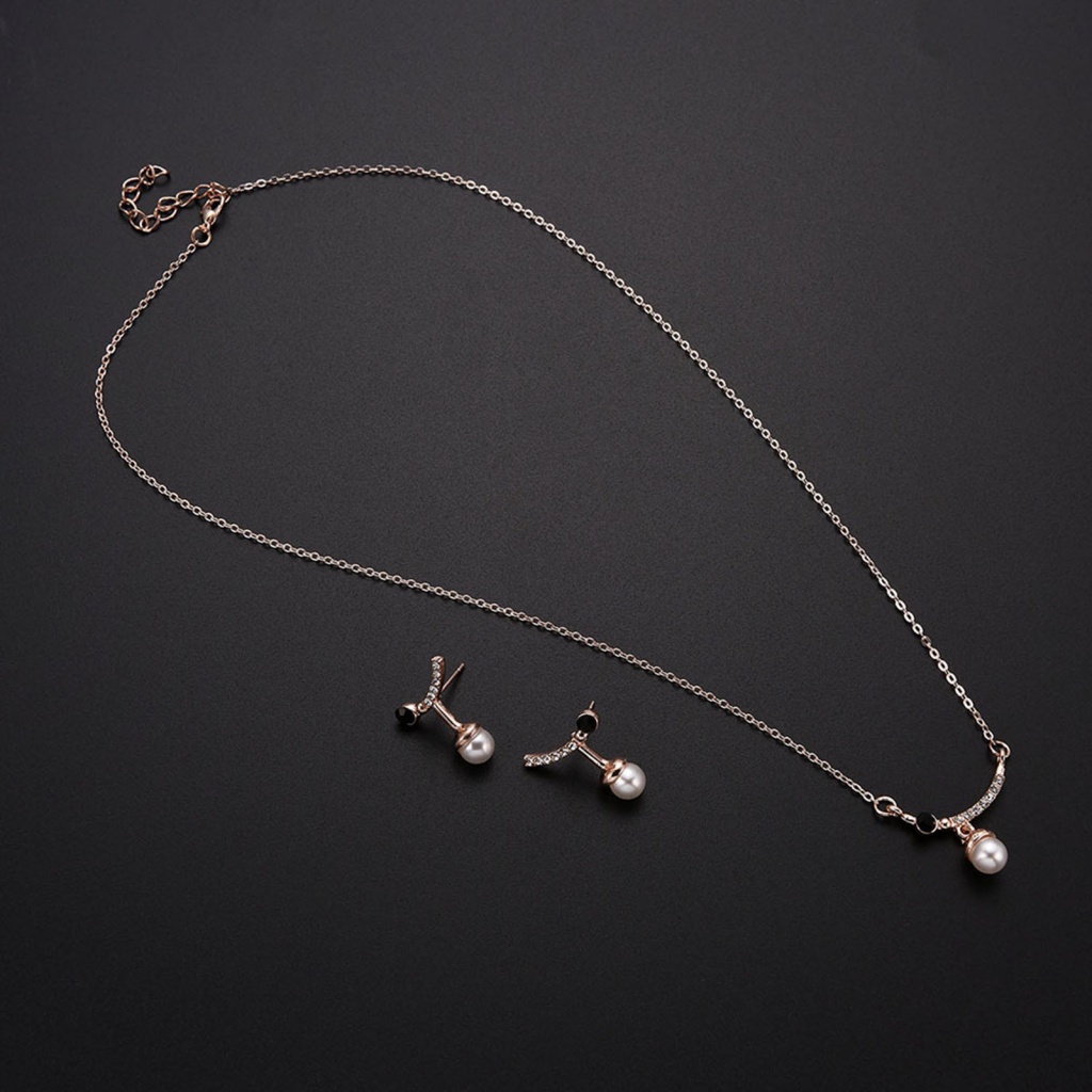 1 Bộ Vòng cổ Và Bông Tai Đính Kim Cương Giả Cho Nữ